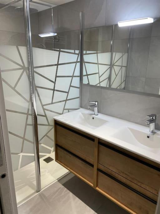 Appartement Atypique Et Fraichement Renove Saint-Vallier  Luaran gambar